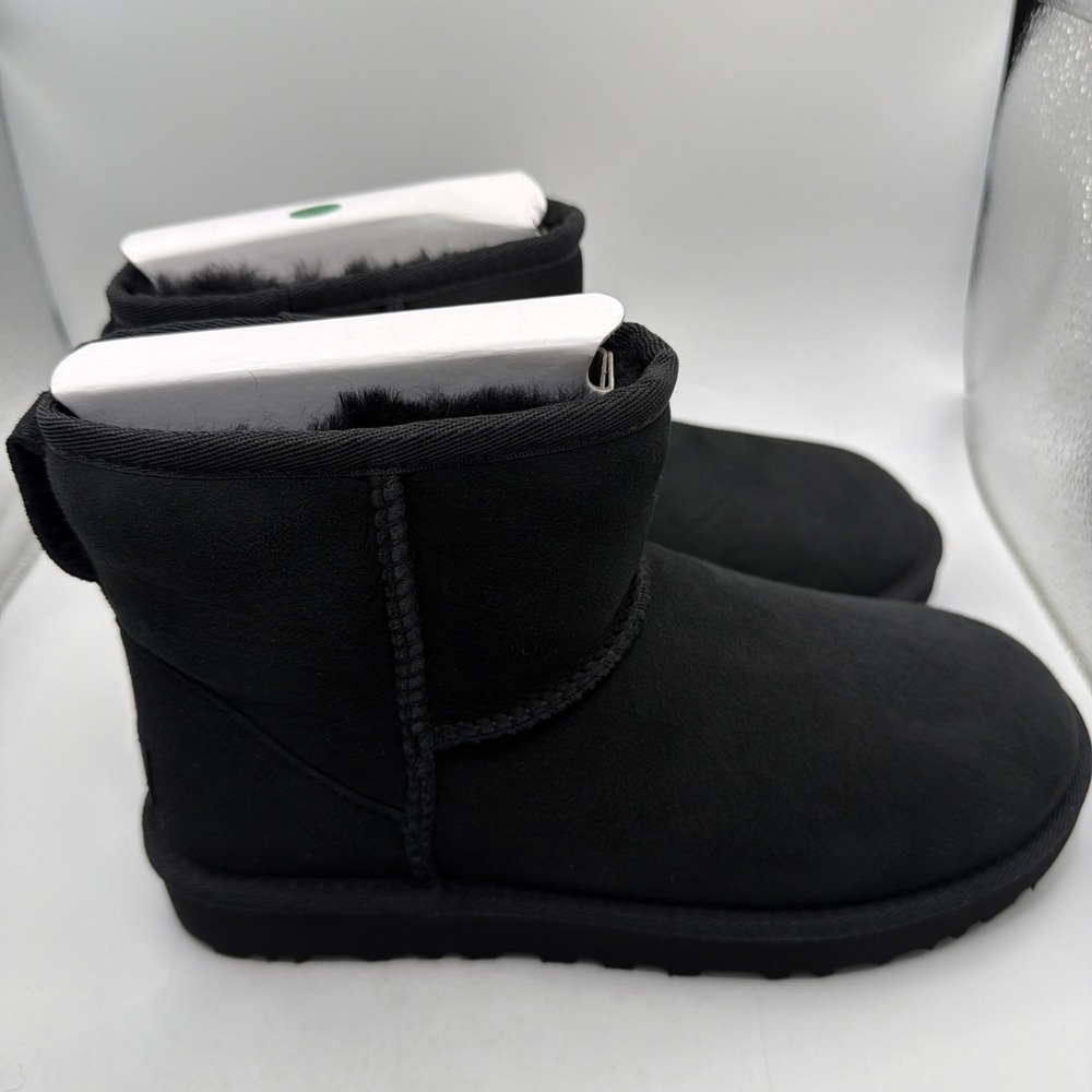 UGG Classic Mini II Women's Black Sheepskin Suede/Shearling Ankle Boots size 10